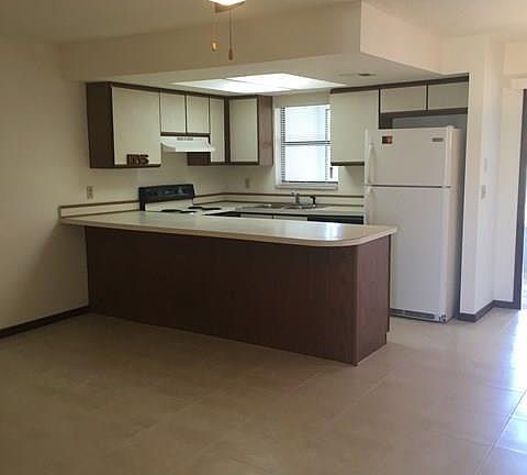 3rd image of 46 Coral Reef Ct N