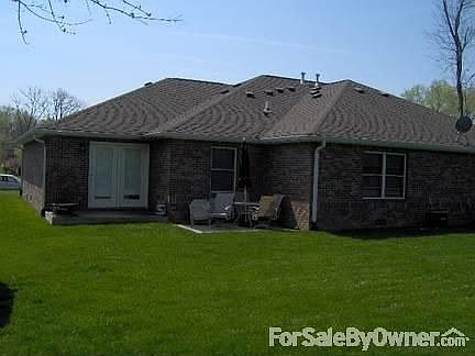 LARGE BACKYARD AND QUIET PATIO!