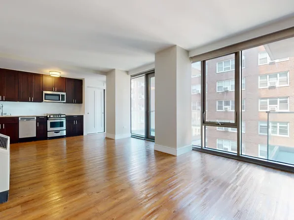 237 East 34th Street image 4 of 25