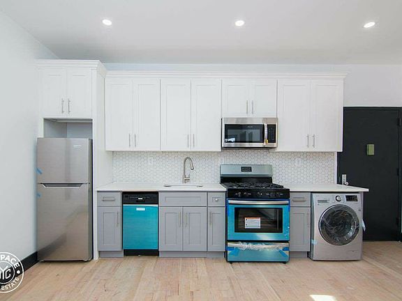 2nd image of 872 E 39th St #2R