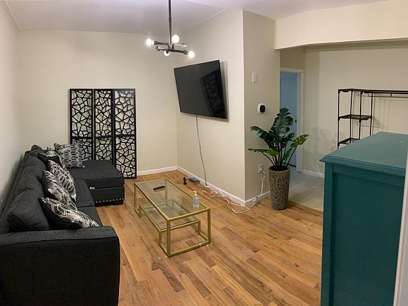 5th image of 933 E 219th St #1
