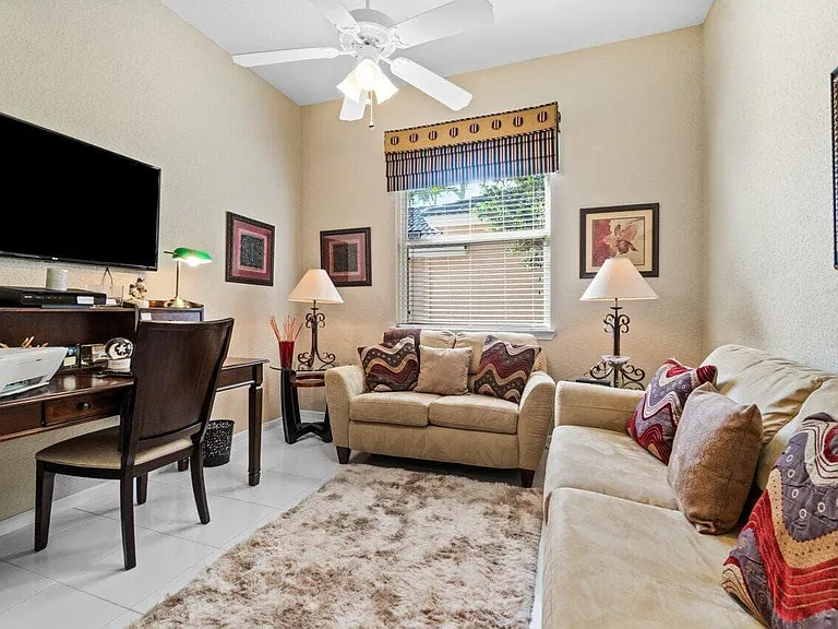 7940 Rockford Rd — Photo 15