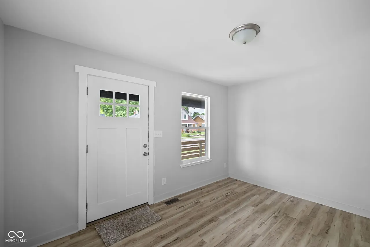 2 bed, 930 sqft, $1,650 — Photo 2
