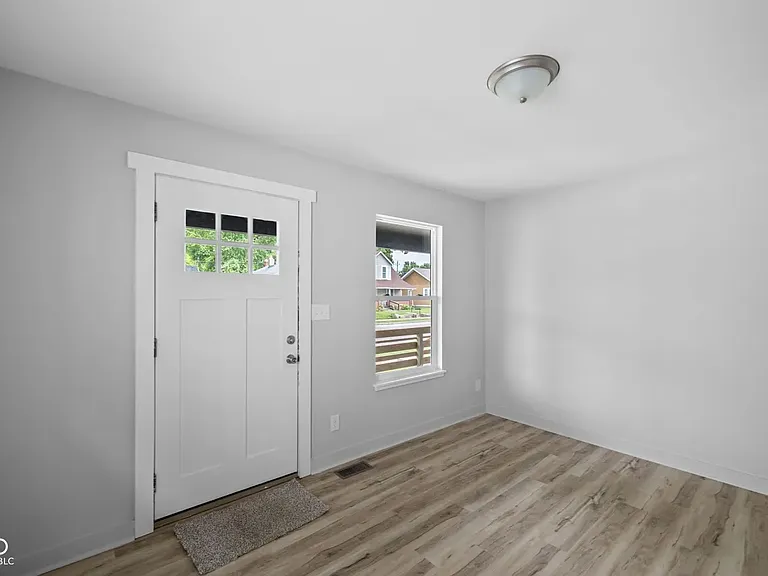 4074 Boulevard Pl #2 — Photo 2