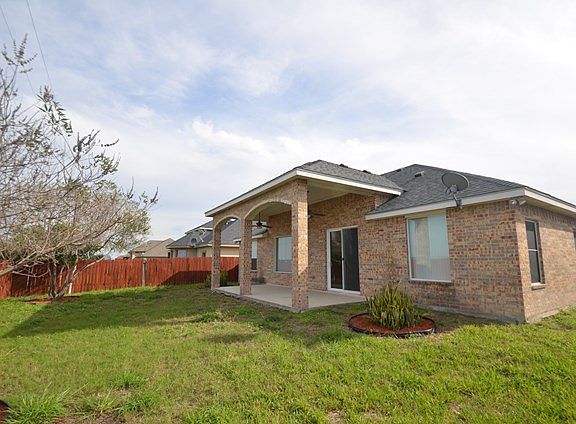 3rd image of 4008 Country Meadows Dr