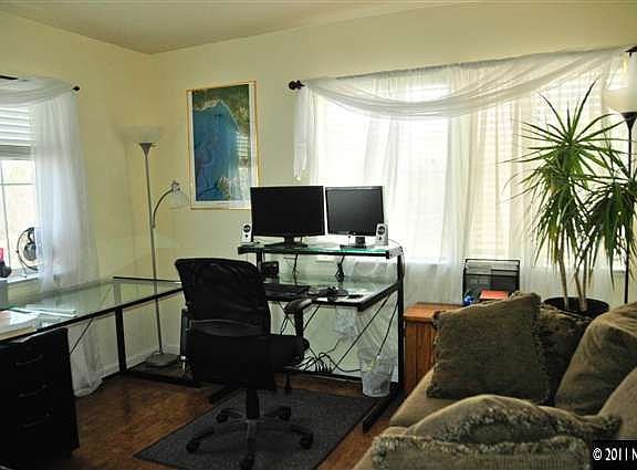 4th image of 3905 Burlington Dr