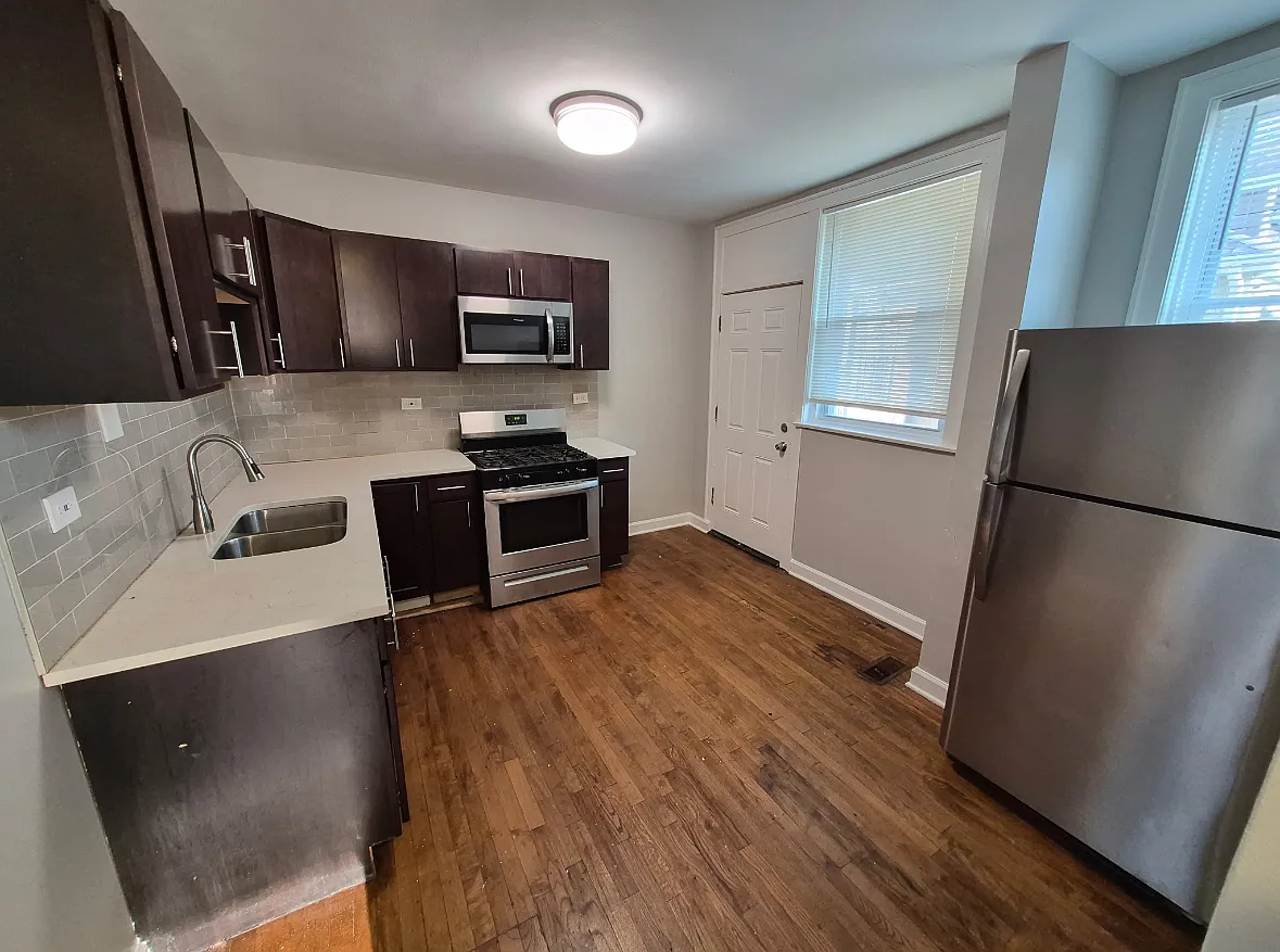 2 bed, $1,425 — Photo 2