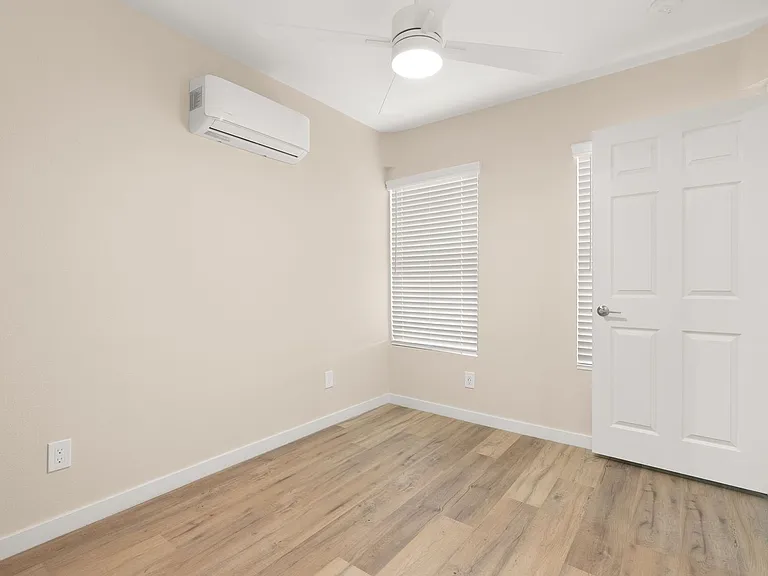 Tyler Arms Apartments - Riverside, CA — Photo 77