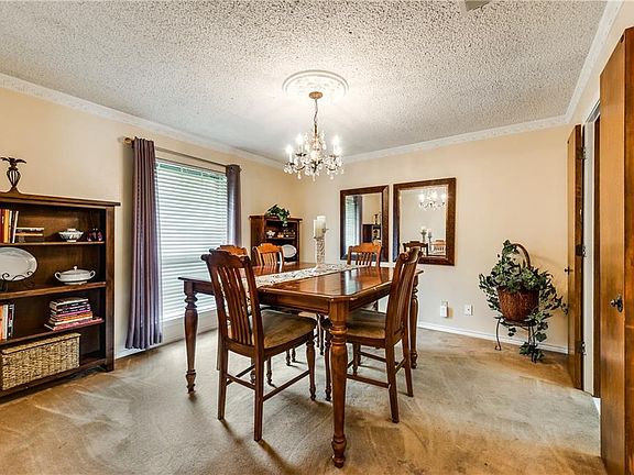 5th image of 1034 Shadywood Ln