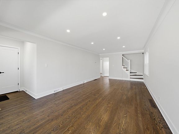 4th image of 6535 S Kolin Ave