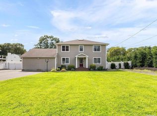 1378 Broadway Ave, Holbrook, NY 11741