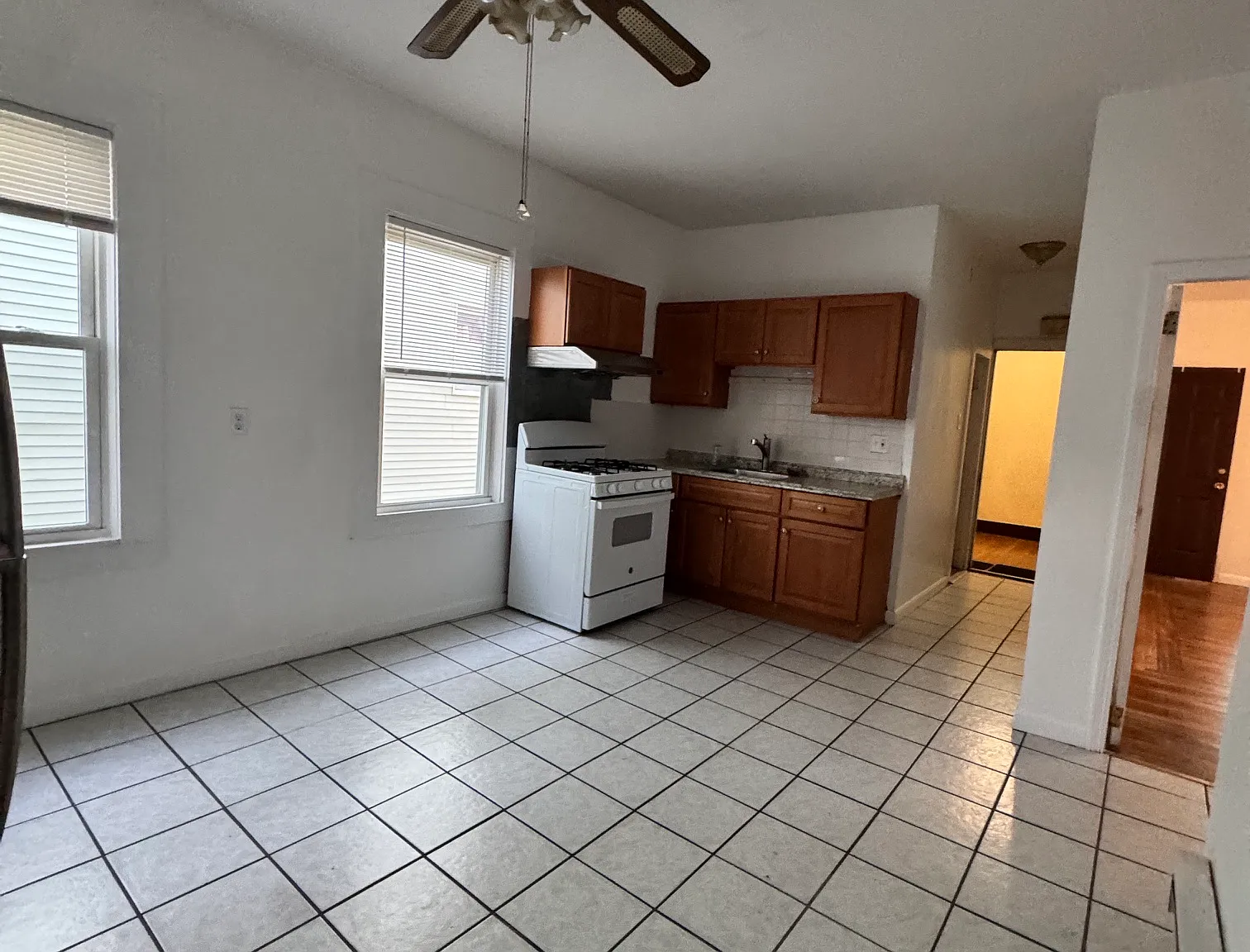 3 bed, 1265 sqft, $2,650 — Photo 3