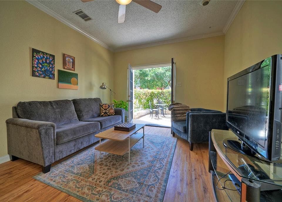 1st image of 711 W 21st St #102