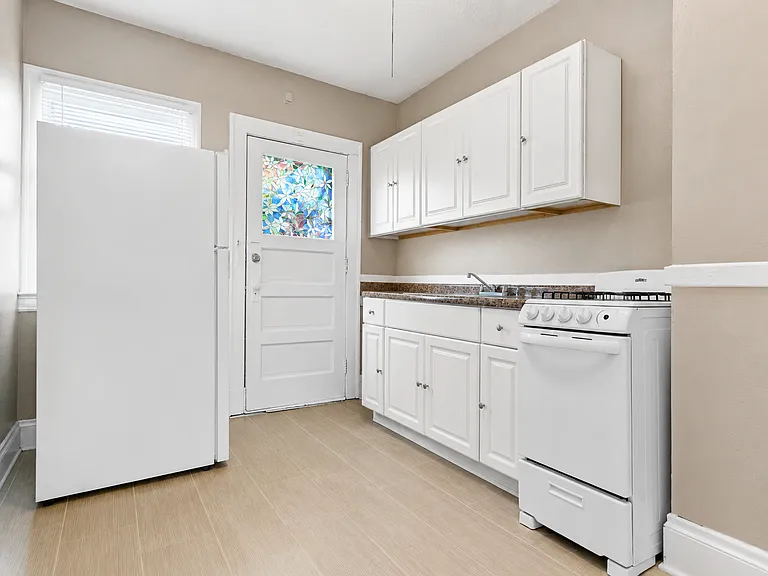 16812 Madison Ave #9 — Photo 9