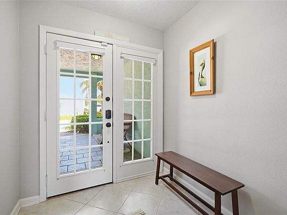 5th image of 643 Garland Cir