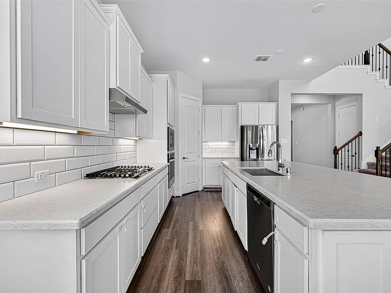 24419 Avanti Dr — Photo 18