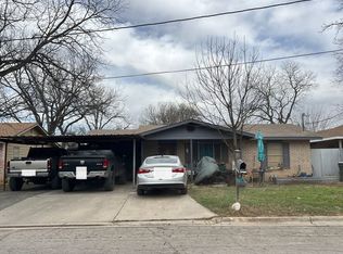 412 Old Carrizo Rd, Uvalde, TX 78801