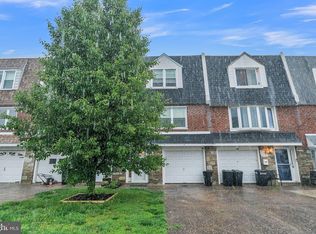 3744 S Hereford Ln, Philadelphia, PA 19114