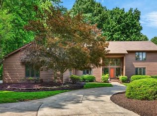 2571 Cedarwood Rd, Pepper Pike, OH 44124