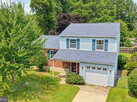 2nd image of 6 Broadleaf Dr