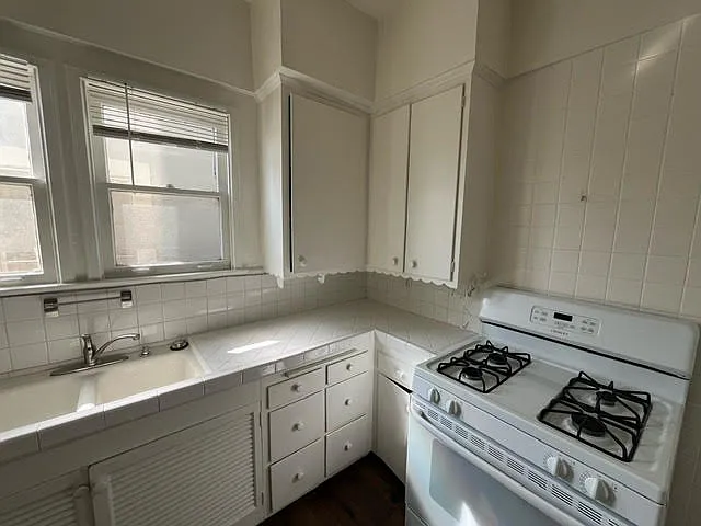 434 S Detroit St — Photo 11