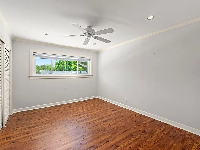 1210 Windsor Rd #220 — Photo 14