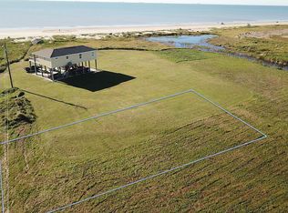 801 Caplen Shores Dr, Gilchrist, TX 77617