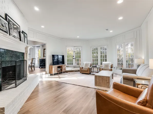 9122 Cochran Heights Dr, Dallas, TX 75220