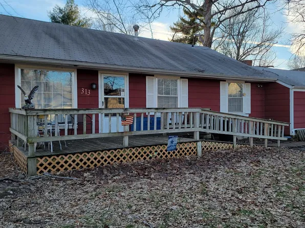 313 Brookside Dr, Newton, KS 67114