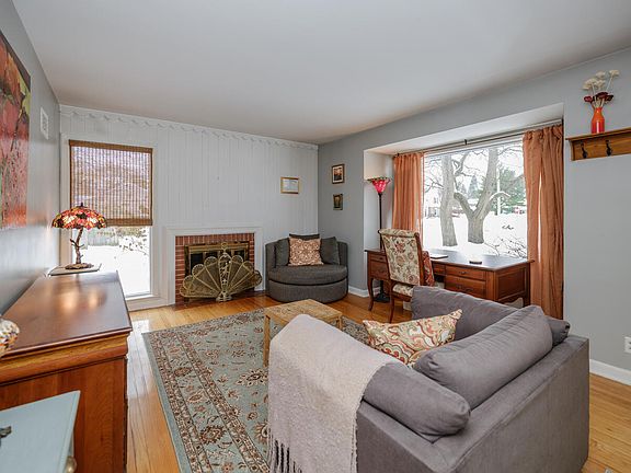 3rd image of 3419 Old Colony Rd