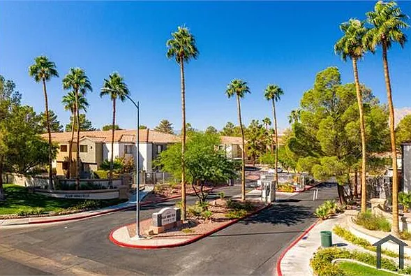 3 bed, 1109 sqft, $1,995 — Photo 1