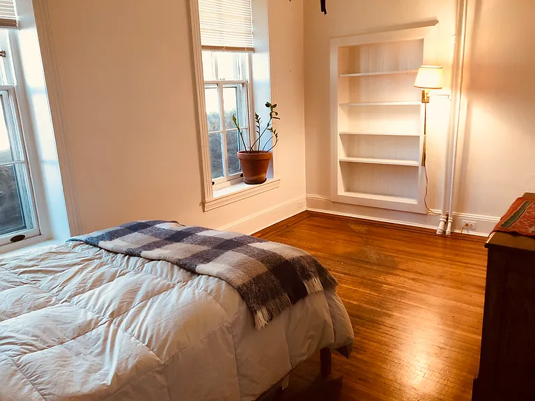 270 W Washington Ln #1 — Photo 9