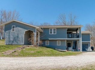 16348 Cantrell Rd, Bonner Springs, KS 66012
