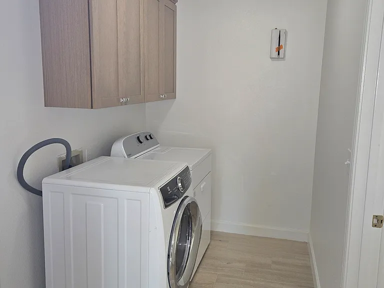 3220 W Sheffield Ave — Photo 12