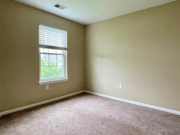 1104 Mews Dr #1104 — Photo 8