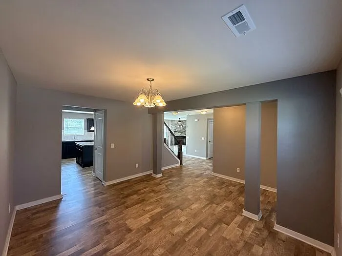 4 bed, 2.5 bath, 2506 sqft, $2,395 — Photo 3