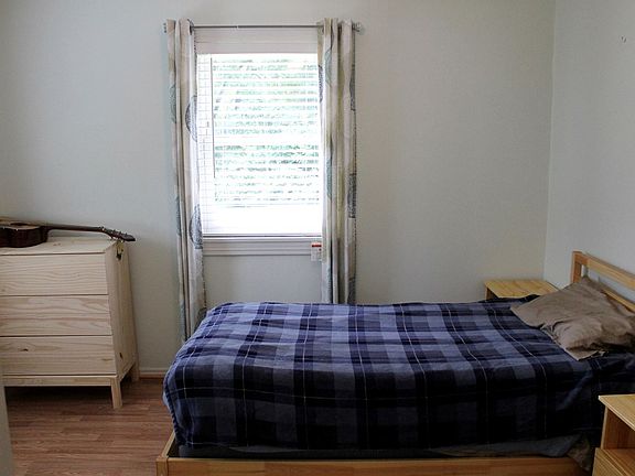 5th image of 416 Oakdale Ave
