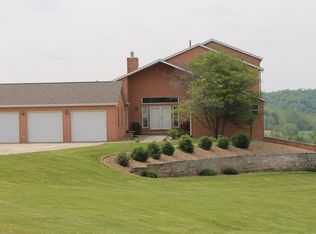 2651 Pioneer Rd, Delhi, IA 52223