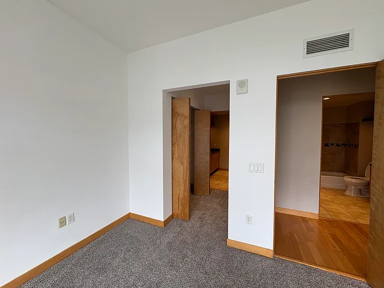 309 W Washington Ave #905 — Photo 10