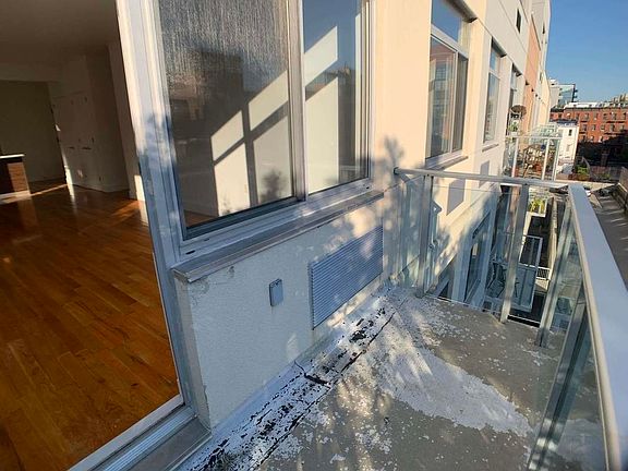 2nd image of 806 Bergen St #404