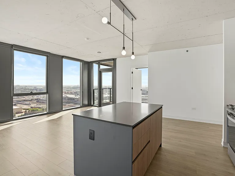 234 W Polk St #3/2 — Photo 2