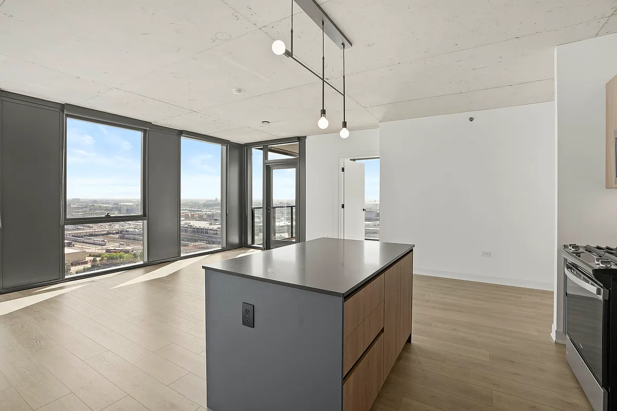 Building Photo - 234 W Polk St #3/2