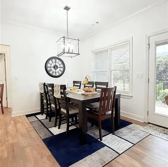 2303 Paddington St — Photo 7