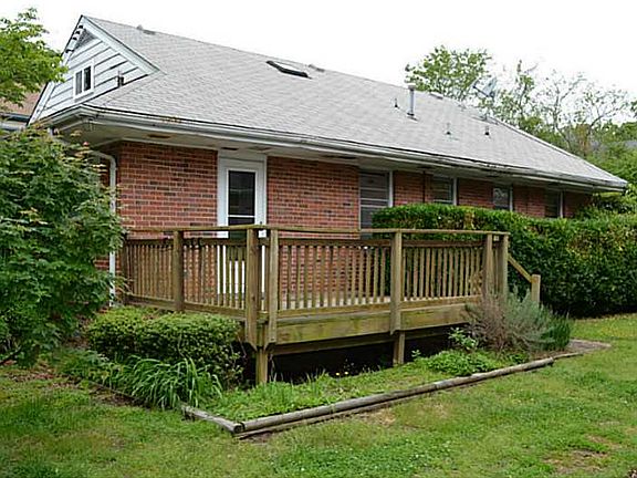 2nd image of 1716 McDaniel St