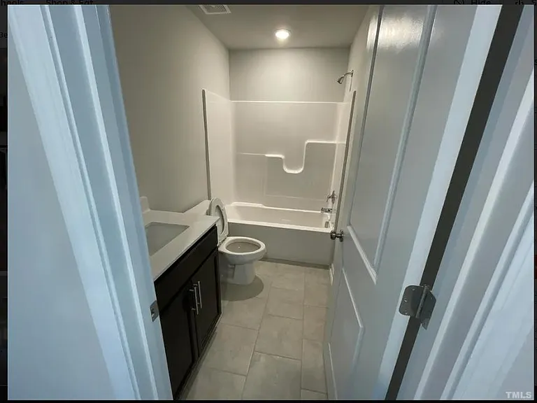 1st floor bathroom