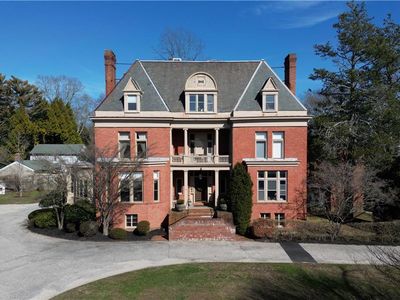 434 Bellevue Ave APT 3A, Newport, RI, 02840