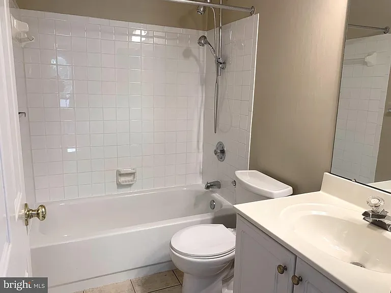 7931 Carriage Dr — Photo 30