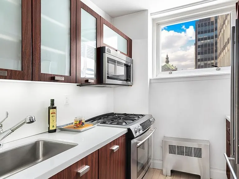 212 E 47th St #26J — Photo 6