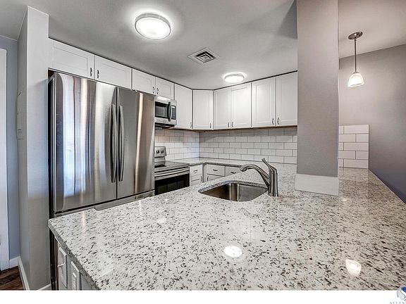 5th image of 800 N Pearl St APT 411