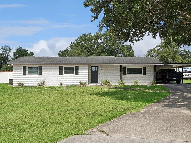 273 Avalon Rd — Photo 1
